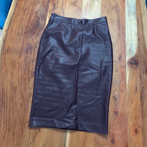 Zara skirt - Picture 2 of 3